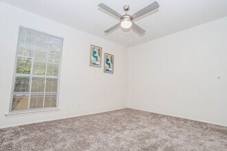 Castleridge in San Antonio, TX - Building Photo - Building Photo