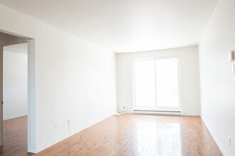 2390 D'alger Rue in Québec, QC - Building Photo - Building Photo