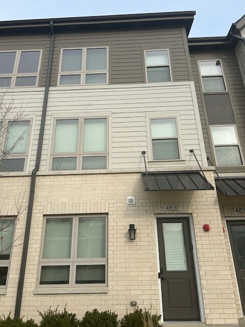 4830 157th St in Oak Forest, IL - Foto de edificio