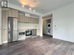 50A-550 Charles St E in Toronto, ON - Building Photo - Building Photo