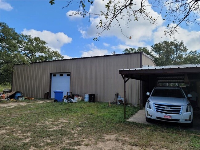 19219 Hogeye Rd in Manor, TX - Building Photo - Building Photo