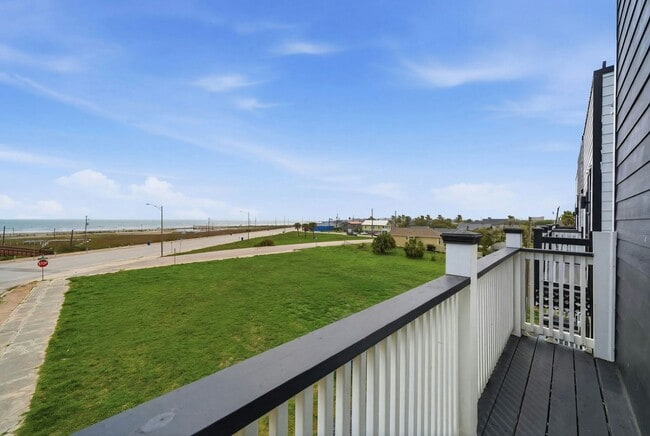 801 Avenue K Ave in Galveston, TX - Building Photo - Building Photo