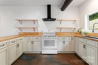 120 Morgan Vw Dr in Candler, NC - Building Photo - Building Photo