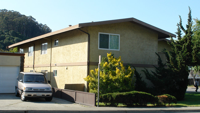 3200 Belmont Ave in El Cerrito, CA - Building Photo - Building Photo