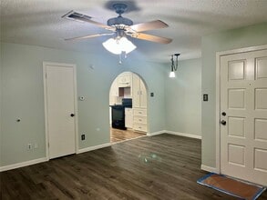 1407 14th Ave N in Texas City, TX - Building Photo - Building Photo