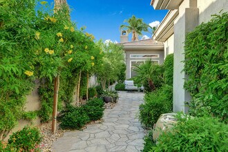 210 Gold Canyon Dr in Palm Desert, CA - Building Photo - Building Photo