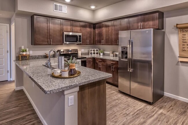 Carson Hills Apartments in Carson City, NV - Foto de edificio - Building Photo