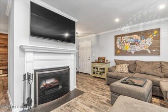 114 Wellington Pl in Matawan, NJ - Building Photo - Building Photo