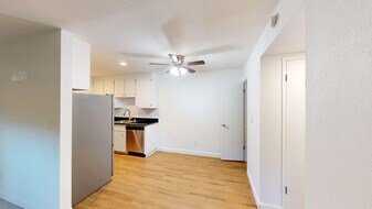 450 Alameda del Prado in Novato, CA - Building Photo