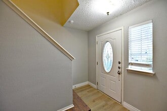 12903 Humphrey Dr in Austin, TX - Building Photo - Building Photo