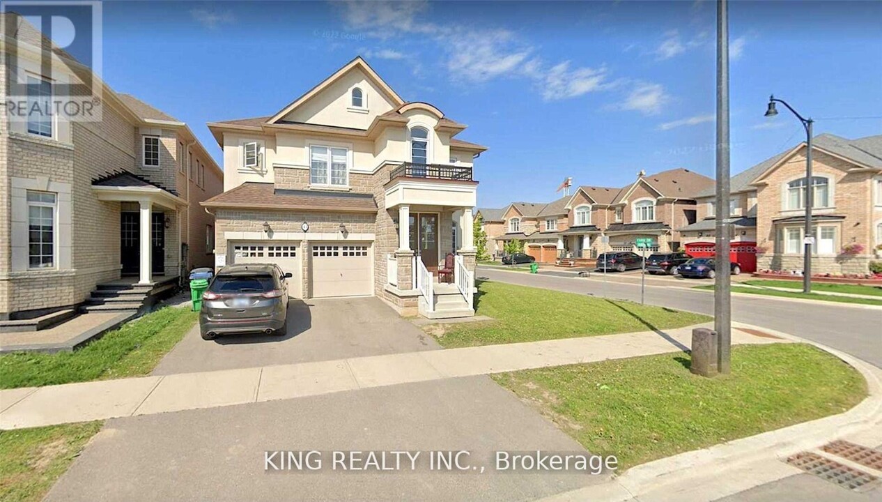 43 Hoxton Rd in Brampton, ON - Building Photo