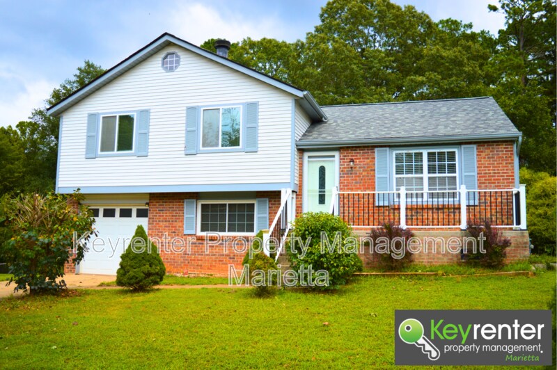 2805 Pine Meadow Dr in Marietta, GA - Building Photo