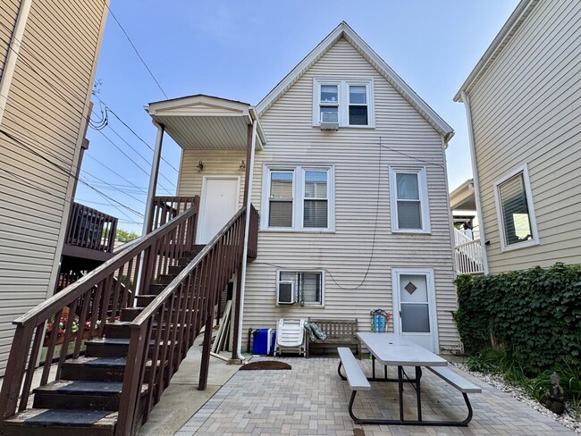 1721 W Nelson St, Unit A09W