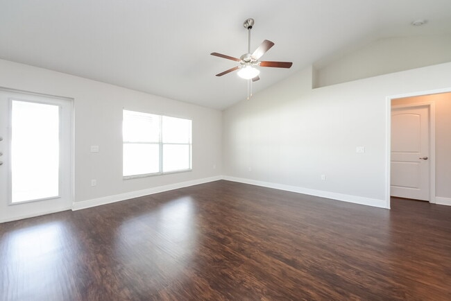 3633 Doe Run Dr in St. Cloud, FL - Foto de edificio - Building Photo