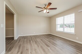 606 Martinsdale Ct in La Vergne, TN - Building Photo - Building Photo