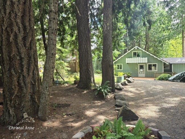 property at 1900 E St Andrews Dr N