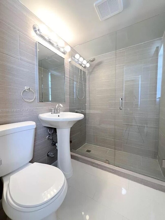 1007 SE 2nd Ct in Fort Lauderdale, FL - Building Photo - Building Photo