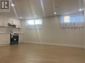 77 Wareside Rd in Toronto, ON - Building Photo - Building Photo