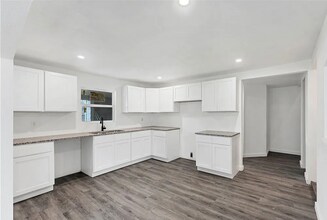 414 Ellis St in Seguin, TX - Building Photo - Building Photo