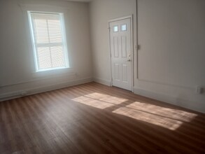 323 N George St in Millersville, PA - Foto de edificio - Building Photo