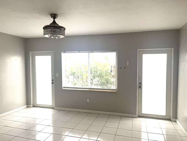 252 Jefferson Ave, Unit 4 in Miami Beach, FL - Foto de edificio - Building Photo