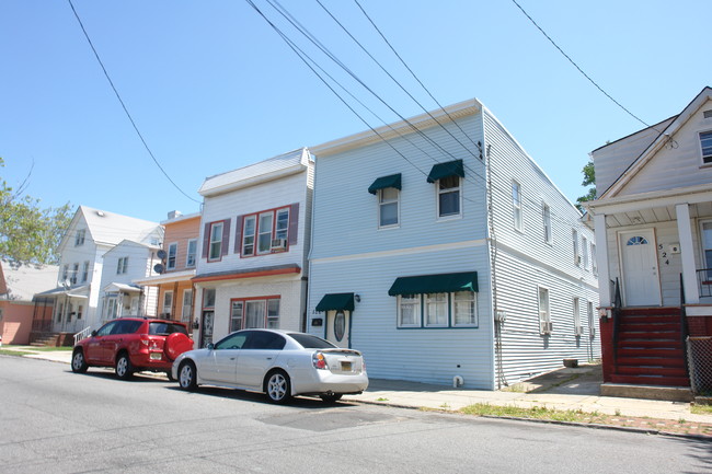 526-528 Penn St in Perth Amboy, NJ - Building Photo - Building Photo