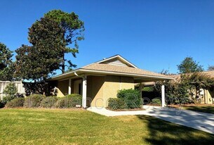 306 Halyard Ct in Wilmington, NC - Building Photo