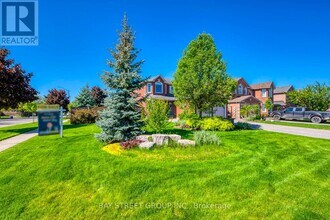 42 Gooderham Dr in Halton Hills, ON - Building Photo - Building Photo