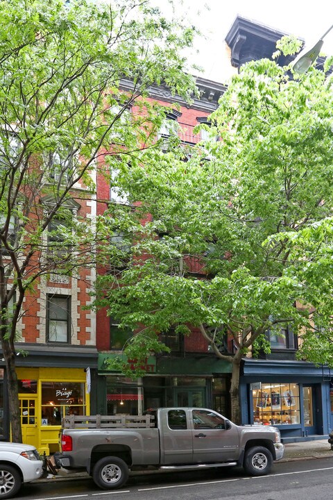 237 Elizabeth St in New York, NY - Building Photo