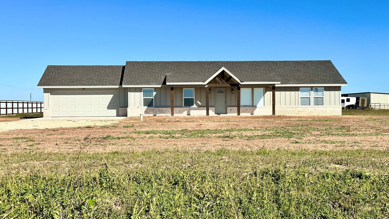 7309 E County Rd 6000 in Idalou, TX - Building Photo