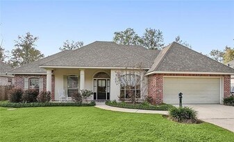 236 Highland Dr in Mandeville, LA - Building Photo