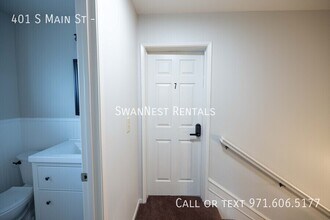 401 S Main St in Newberg, OR - Building Photo - Building Photo