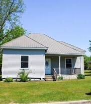 130 D St SW in Jacksonville, AL - Building Photo