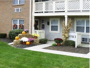 Springfield Greenlawn Arbors in Springfield, OH - Foto de edificio - Building Photo