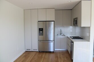 3529 Greenfield Ave in Los Angeles, CA - Foto de edificio - Building Photo