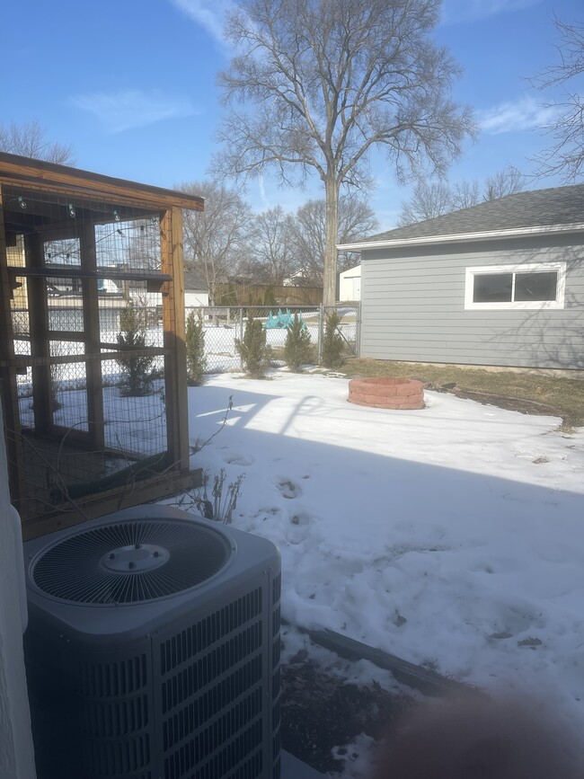 512 E 77th Ave in Schererville, IN - Foto de edificio - Building Photo