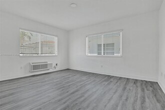 7315 Carlyle Ave, Unit 16 in Miami Beach, FL - Building Photo - Building Photo