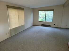 9142 Flagler Rd in Nordland, WA - Building Photo - Building Photo