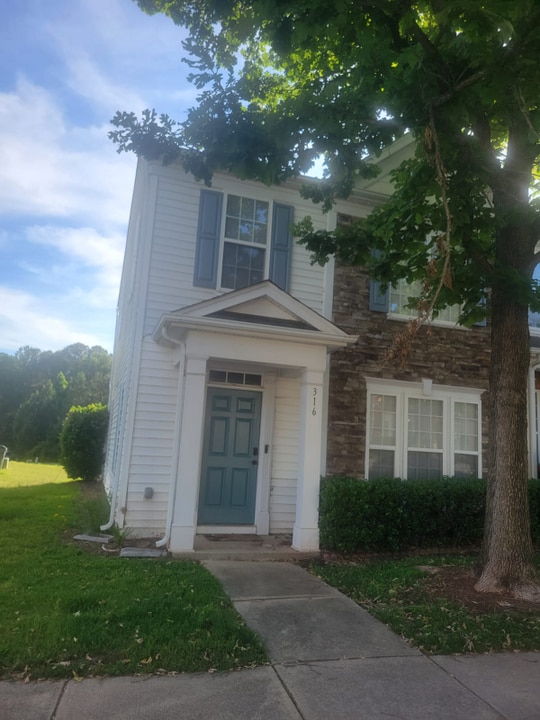 316 Walnut Woods Dr in Morrisville, NC - Building Photo