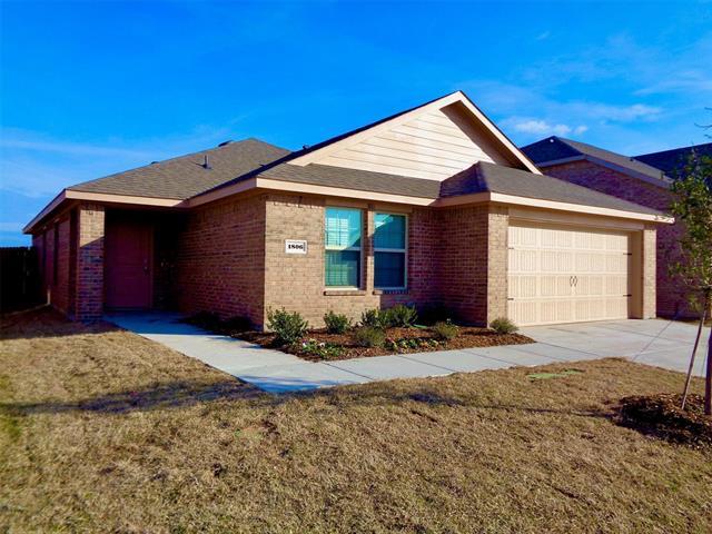 1806 Yale St in Farmersville, TX - Building Photo