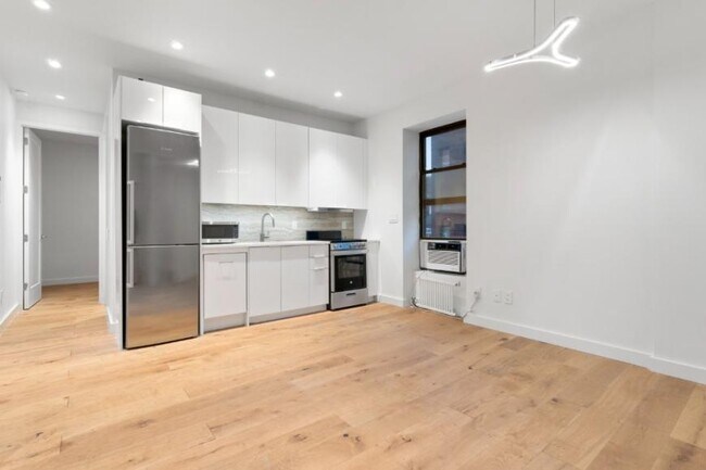 property at 503 W 22nd St