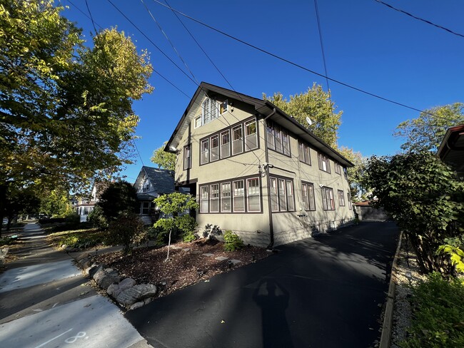 1701 Taylor St NE, Unit 3