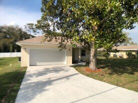 125 Hand Ave in Ormond Beach, FL - Building Photo