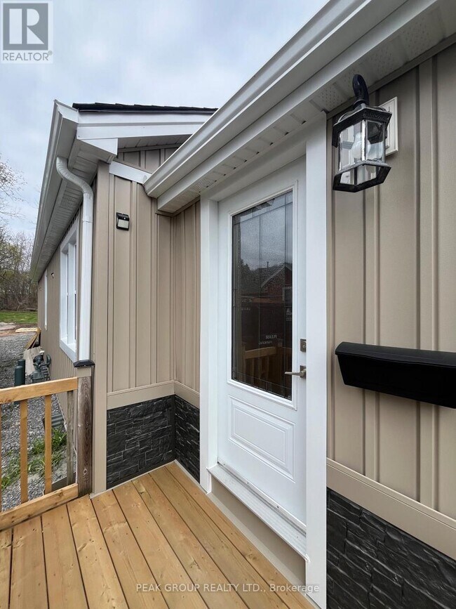 2921 Portage Rd in Niagara Falls, ON - Building Photo - Building Photo