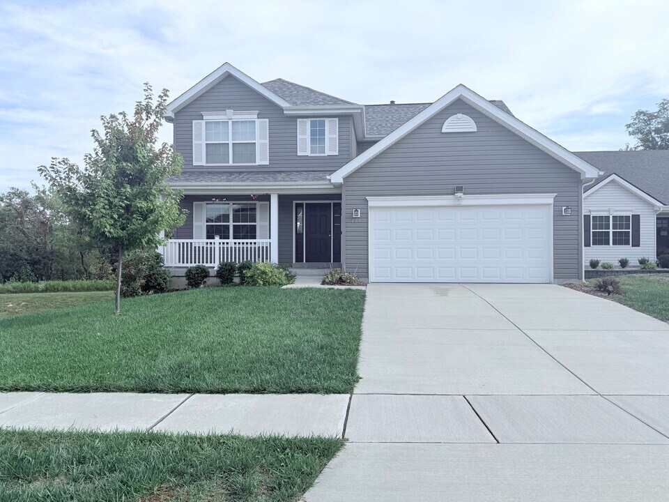 483 Dusty Brook Dr in O'Fallon, MO - Building Photo