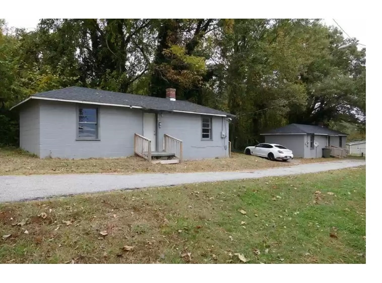 201 Lee St in Gaffney, SC - Building Photo