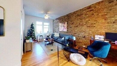 1307 W Addison St in Chicago, IL - Building Photo - Building Photo