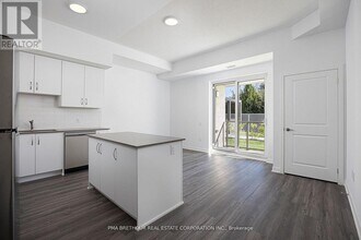 385 Arctic Red Dr in Oshawa, ON - Building Photo - Building Photo