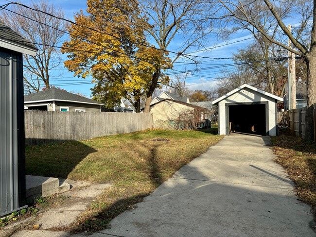 53 E 18th St in Holland, MI - Foto de edificio - Building Photo