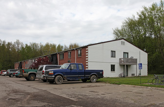 Orwell Village Apartments in Orwell, OH - Foto de edificio - Building Photo